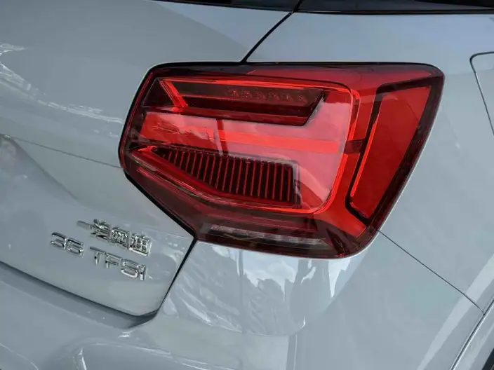 AUDI Q2L 2022 Model 35 TFSI Fashion Dynamic Model – фото 9