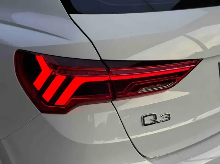 AUDI Q3 2023 Model 35 TFSI Fashion Dynamic Model – фото 10
