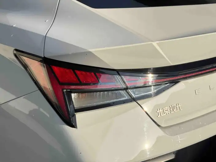 Hyundai Ioniq 2023 Model 1.5L CVT LUX Premium Edition – фото 9