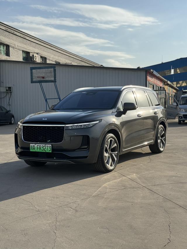 Li Auto ONE 2021 Range Extender 6-Seat – фото 1