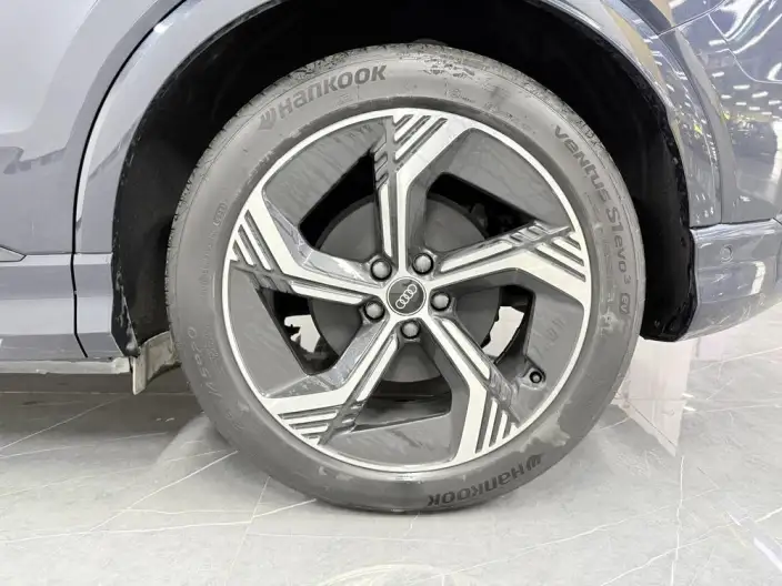 Audi Q4 e-tron 2023 Model 40 e-tron Genesis Edition – фото 9