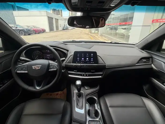 Cadillac CT4 2020 Model 28T Fashion Model – фото 7