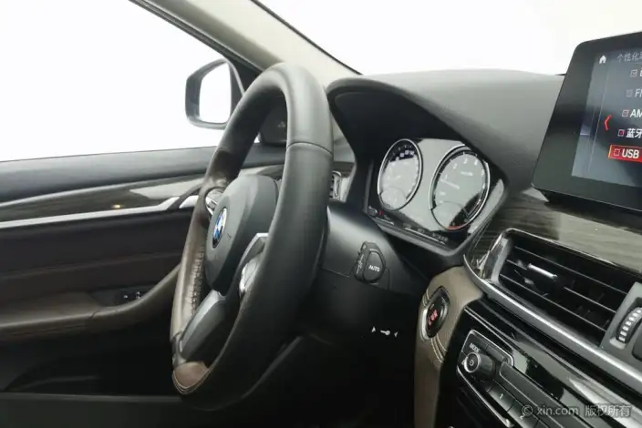 BMW X1 2020 Model xDrive25Li Exclusive Model – фото 9