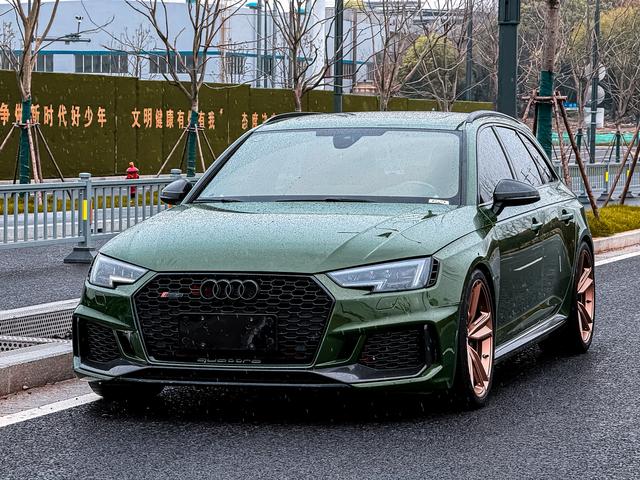 Audi RS 4 Модель 2019 года RS4 2.9T Avant