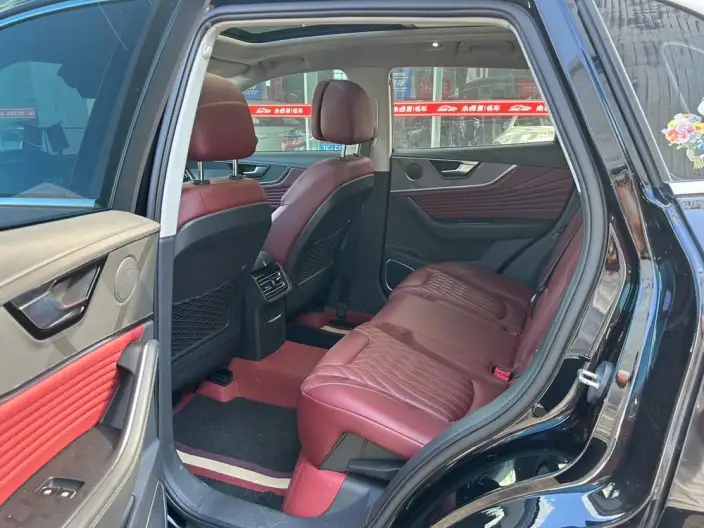 Hongqi HS5 2023 Model 2.0T Flag Xiang Pro Edition – фото 10