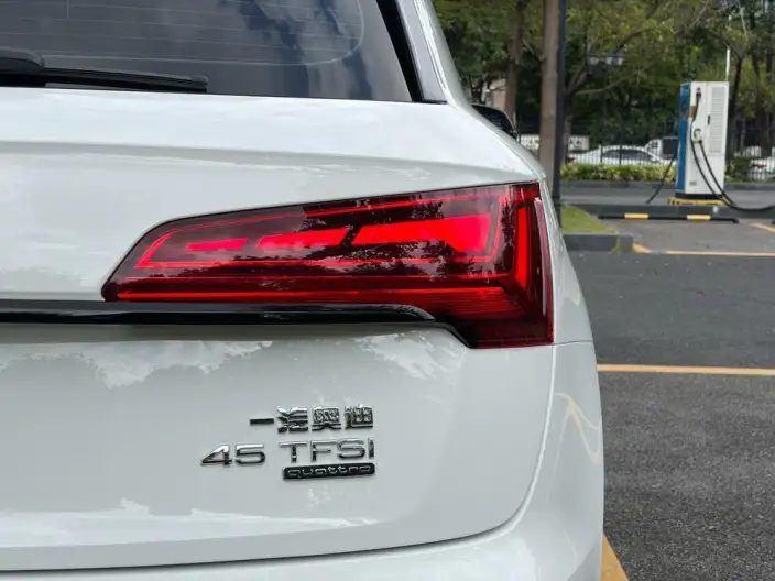 Audi Q5L 2022 Model Facelift 45T Luxury Dynamic Model – фото 10