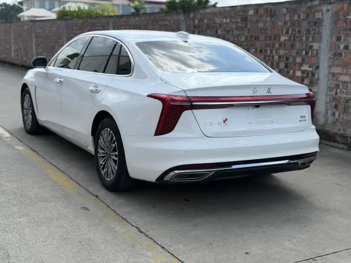 Hongqi H5 2023 Model 2.0T Automatic Smart Flag Enjoy Edition – фото 4