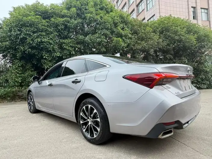 Toyota Avalon 2023 Model 2.0L CVT Deluxe Edition – фото 4