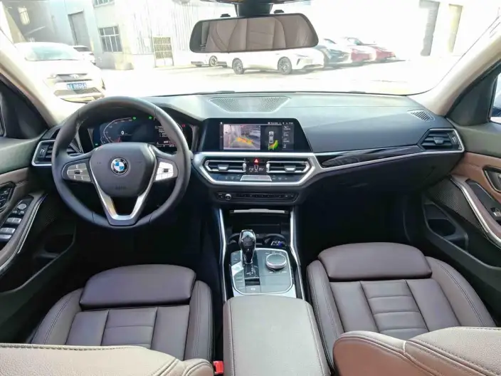 BMW 3 Series 2020 Model 325Li First Edition Edition – фото 9