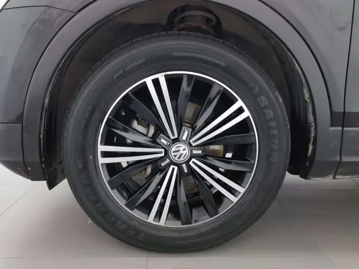 Volkswagen Tiguan L 2020 Model 330TSI Automatic 2WD Panorama Comfort Edition China VI – фото 10