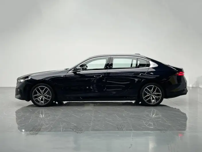 BMW i5 2024 Model eDrive35L M Sports Set – фото 4
