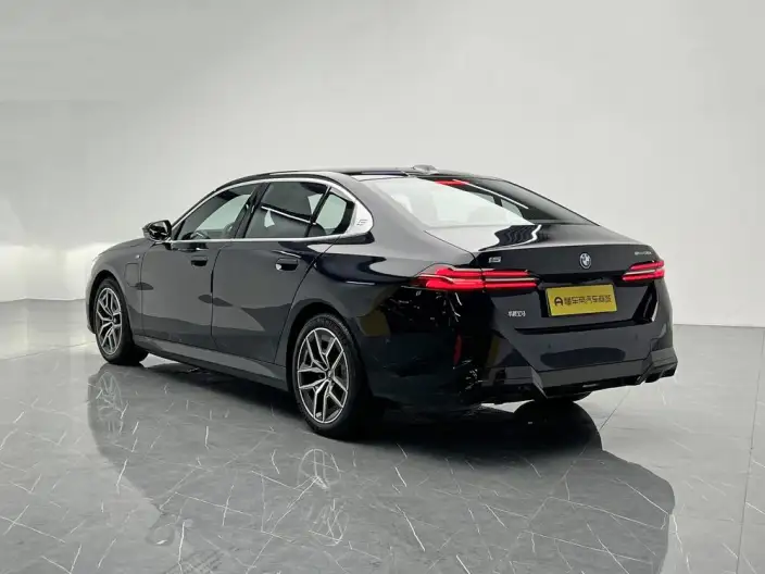 BMW i5 2024 Model eDrive35L M Sports Set – фото 5