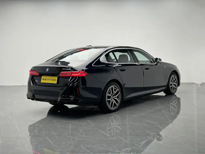 BMW i5 2024 Model eDrive35L M Sports Set – фото 7