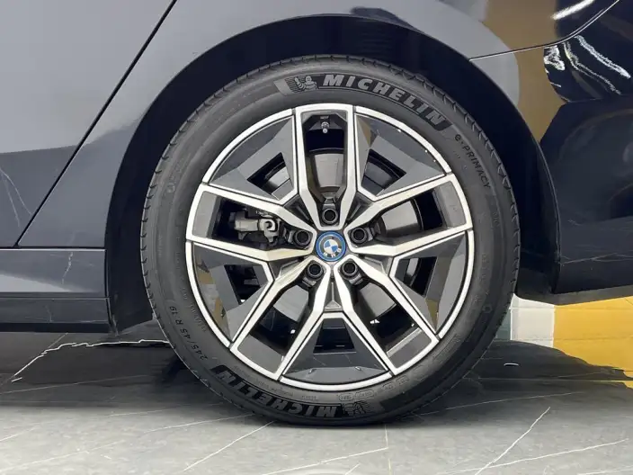 BMW i5 2024 Model eDrive35L M Sports Set – фото 9