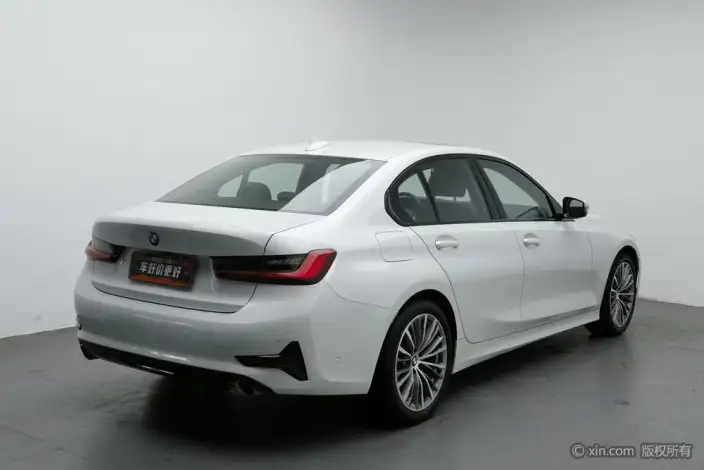 BMW 3 Series 2020 Model 320i Sports Set – фото 3