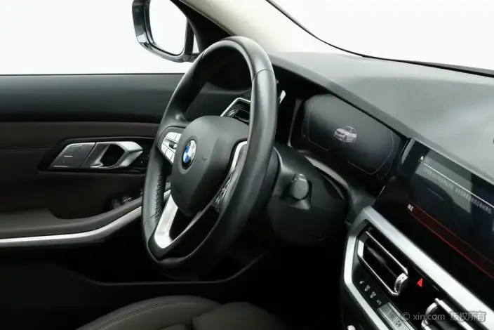 BMW 3 Series 2020 Model 320i Sports Set – фото 8
