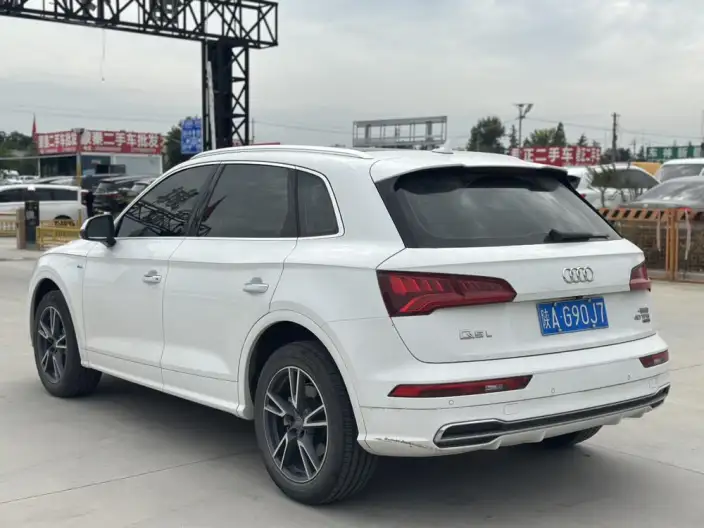 Audi Q5L 2020 Model 40 TFSI Rong Xiang Fashion Model – фото 4