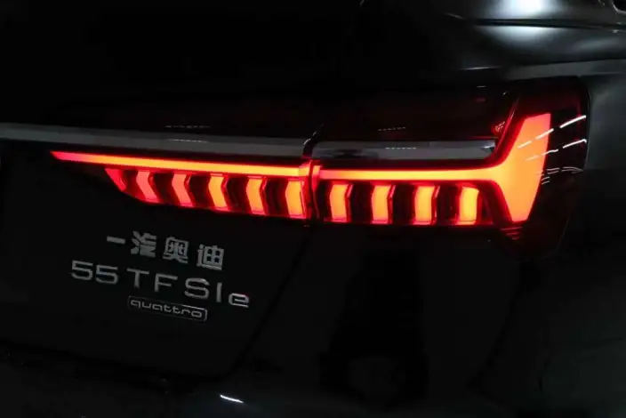 Audi A6L PHEV 2020 Model 55 TFSIe quattro – фото 8