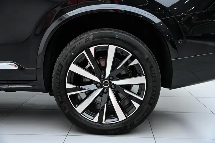 Volvo XC90 PHEV 2025 Model Facelift E Drive Hybrid T8 Long Battery Life Pro Smart Range Deluxe Edition 7 seat – фото 9