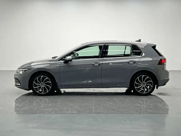 Volkswagen Golf 2021 Model 280TSI DSG Pro – фото 4
