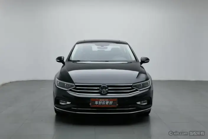 Volkswagen Magotan 2020 Model 330TSI DSG Luxury Model – фото 1