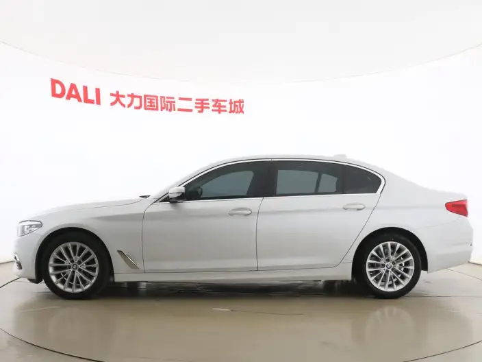 BMW 5 Series 2020 Model 525Li Luxury Set – фото 4