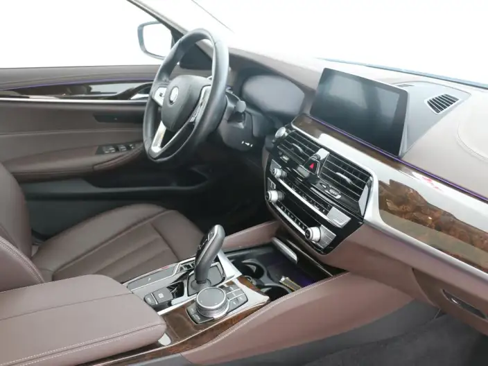 BMW 5 Series 2020 Model 525Li Luxury Set – фото 9