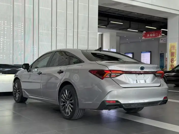 Toyota Avalon 2022 Model Hybrid 2.5L Deluxe Edition – фото 5
