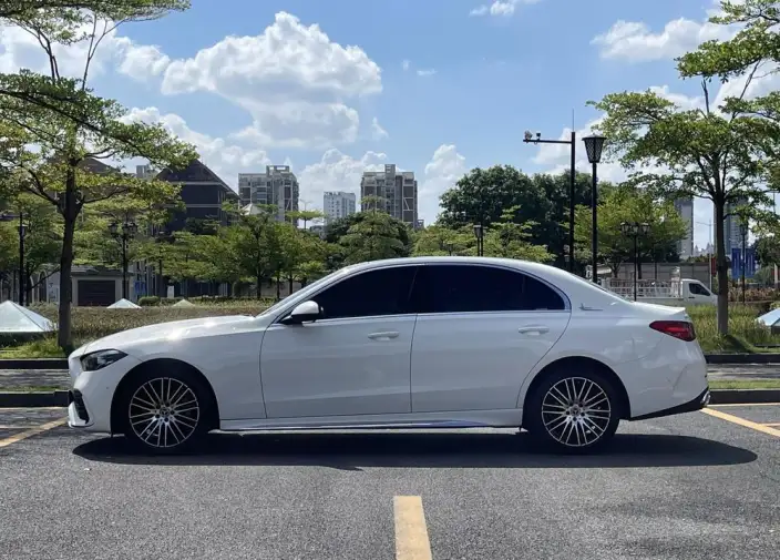 Mercedes-Benz C-Class 2024 Model C 260 L Sports Edition – фото 4