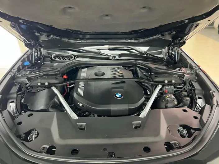 BMW 7 Series 2023 Model 735Li M Sports Set – фото 6
