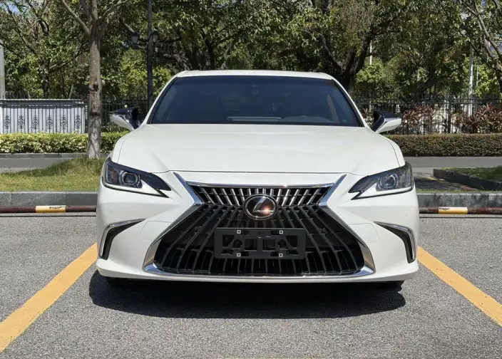 Lexus ES 2022 Model 200 Superior Edition – фото 2