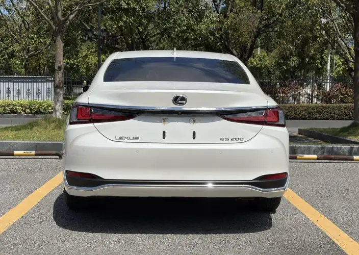 Lexus ES 2022 Model 200 Superior Edition – фото 5