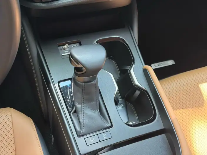 Lexus ES 2022 Model 200 Superior Edition – фото 10