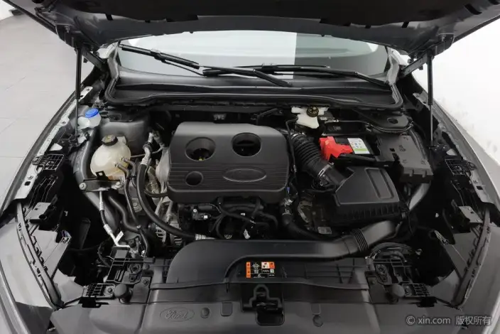 Ford Mondeo 2025 Model 1.5T E- Hybrid Luxury Model – фото 5