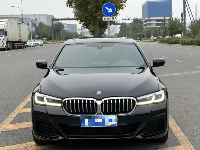 BMW 5 Series 2022 Model Facelift II 525Li M Sports Set – фото 2