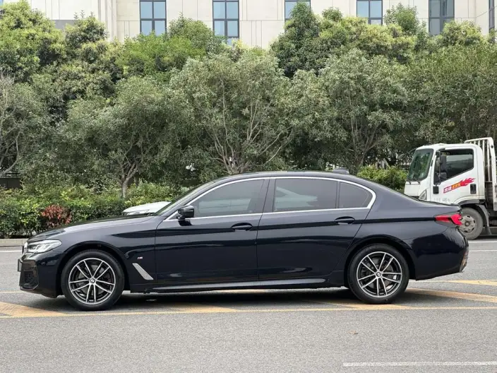 BMW 5 Series 2022 Model Facelift II 525Li M Sports Set – фото 3