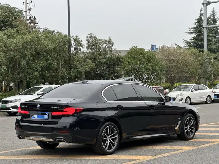 BMW 5 Series 2022 Model Facelift II 525Li M Sports Set – фото 5