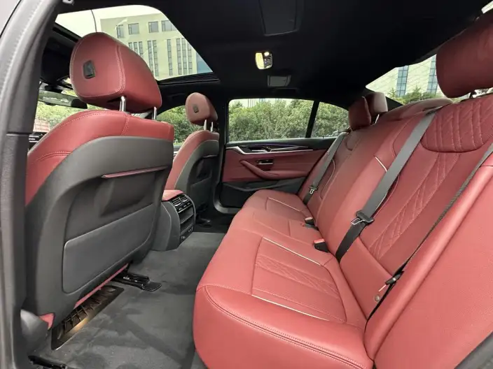 BMW 5 Series 2022 Model Facelift II 525Li M Sports Set – фото 9
