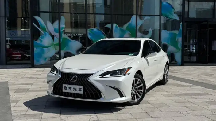 Lexus ES 2022 Model 200 Superior Edition – фото 1
