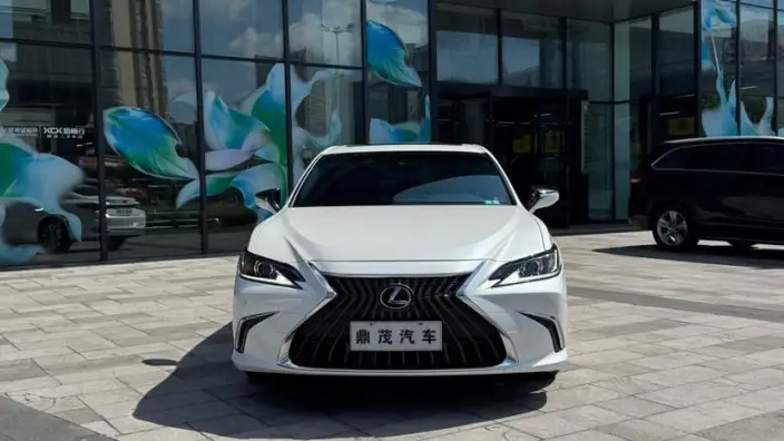 Lexus ES 2022 Model 200 Superior Edition – фото 2