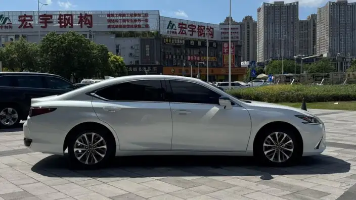 Lexus ES 2022 Model 200 Superior Edition – фото 8