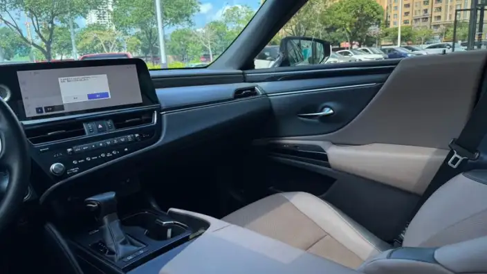 Lexus ES 2022 Model 200 Superior Edition – фото 9