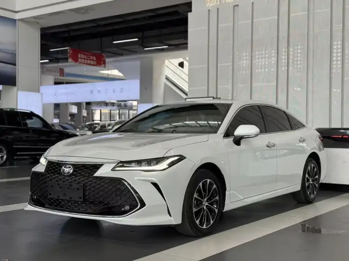 Toyota Avalon 2023 Model 2.5L Automatic Deluxe Edition – фото 1