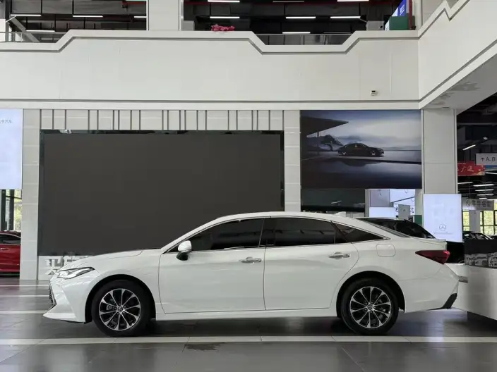 Toyota Avalon 2023 Model 2.5L Automatic Deluxe Edition – фото 4