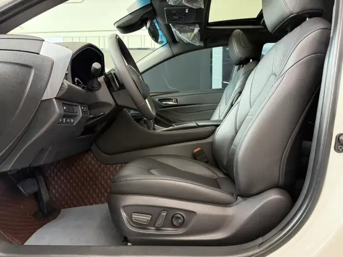 Toyota Avalon 2023 Model 2.5L Automatic Deluxe Edition – фото 11