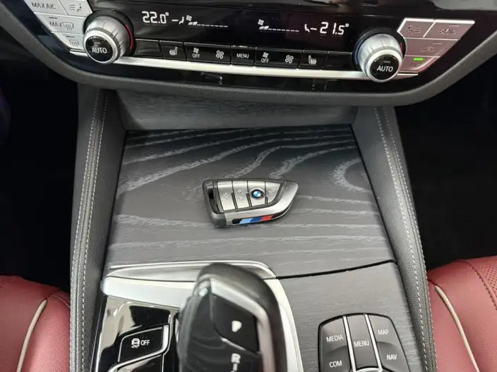 BMW 5 Series 2022 Model Facelift 530Li Leading Model M Sports Set – фото 9