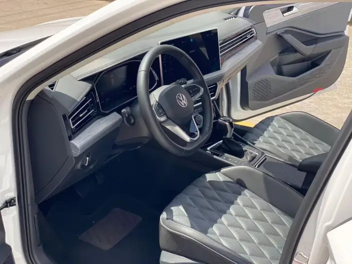 Volkswagen Sagitar 2024 Model 300TSI DSG Beyond Edition – фото 8
