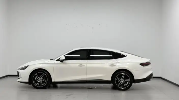 MG7 2025 Model 1.5T DCT Deluxe Edition – фото 4