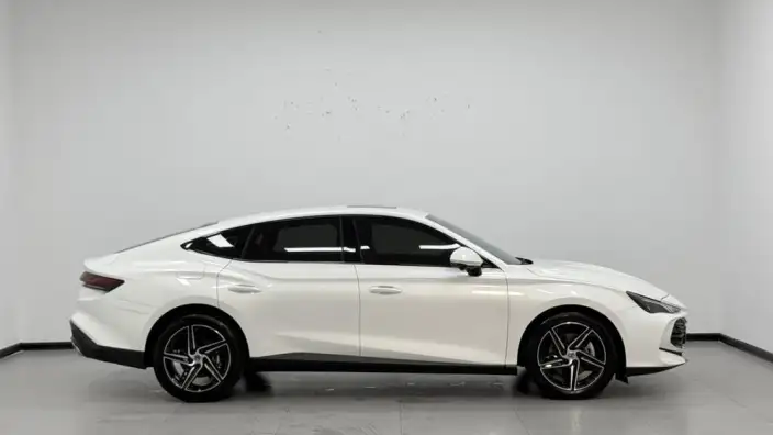 MG7 2025 Model 1.5T DCT Deluxe Edition – фото 8