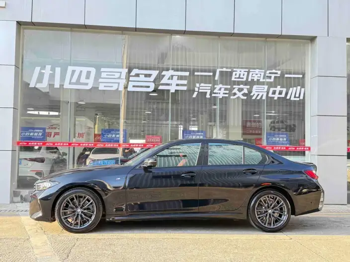 BMW 3 Series 2023 Model 330i M Sports Night Set – фото 3